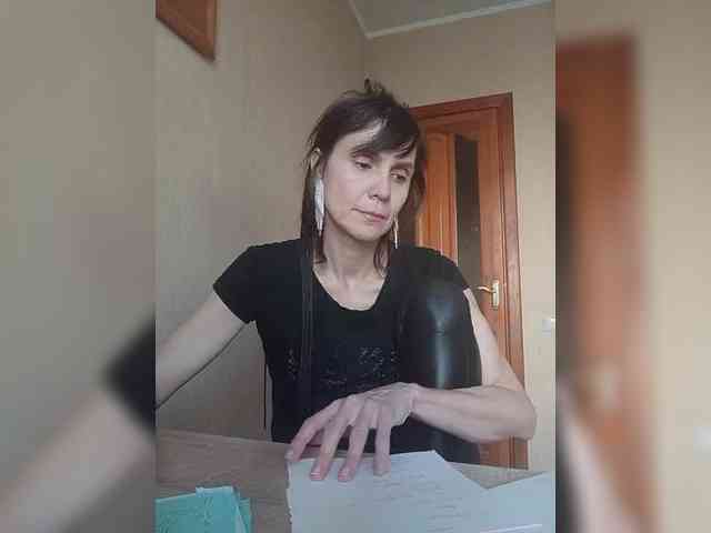 Hellenalonenochka webcam