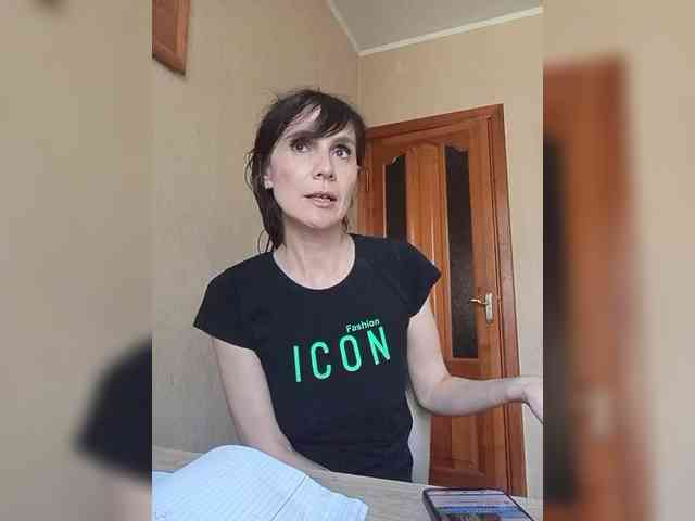 Hellenalonenochka webcam
