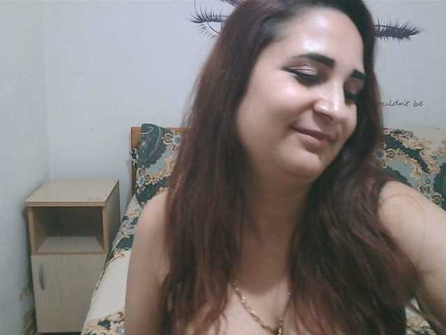 lorainne2 webcam bongacams model stream image