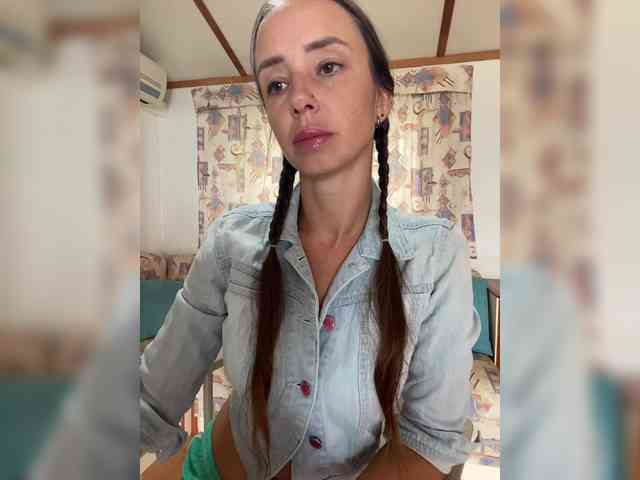 Miss_Milka webcam