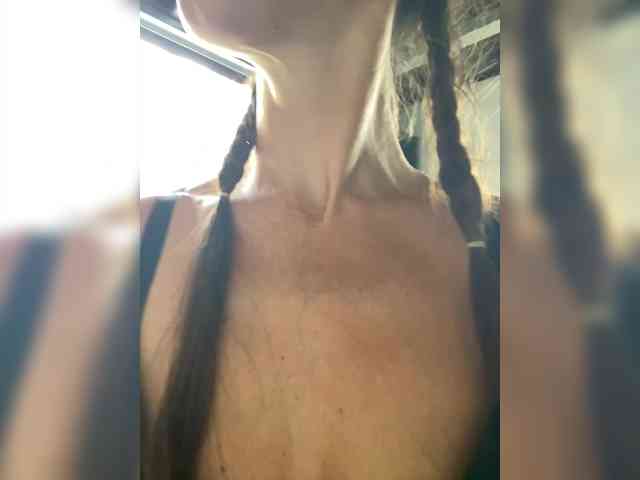 Miss_Milka webcam