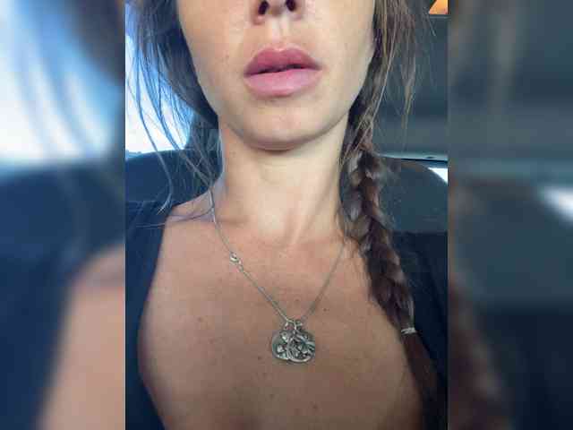 Miss_Milka webcam