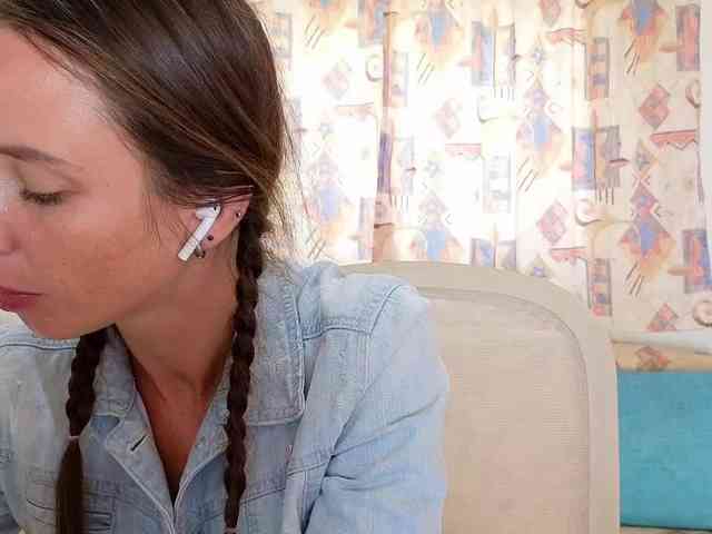 Miss_Milka webcam