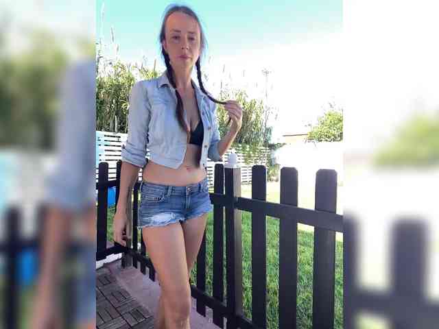 Miss_Milka webcam