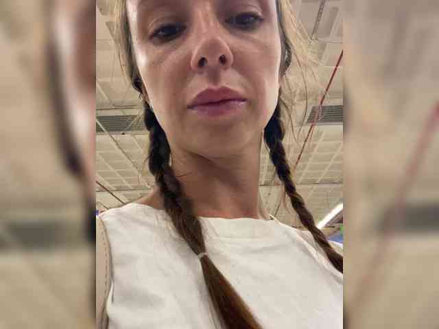 Miss_Milka webcam
