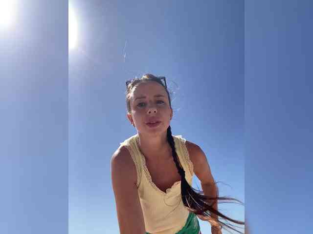Miss_Milka webcam
