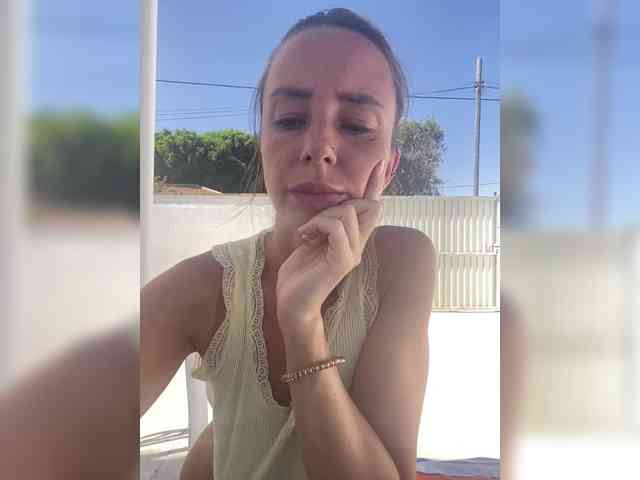 Miss_Milka webcam