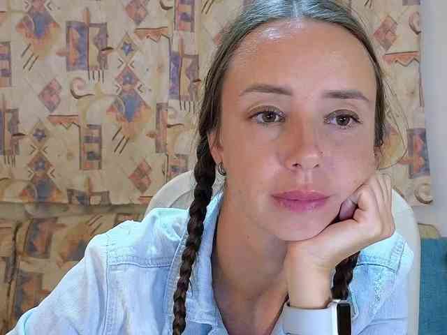 Miss_Milka webcam