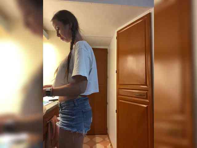 Miss_Milka webcam