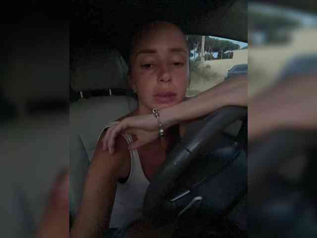 Miss_Milka webcam
