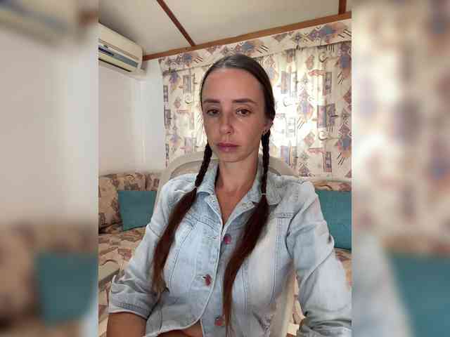 Miss_Milka webcam