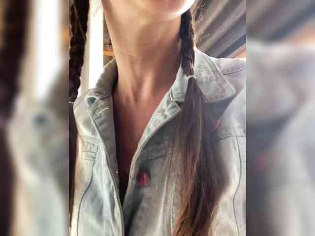 Miss_Milka webcam