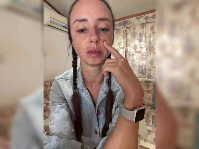 Miss_Milka webcam