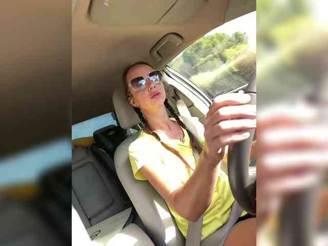 Miss_Milka webcam