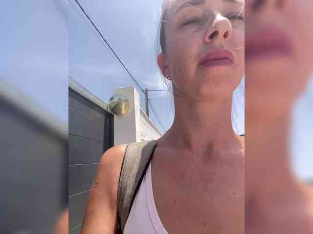 Miss_Milka webcam