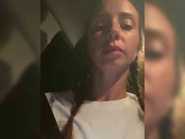 Miss_Milka webcam