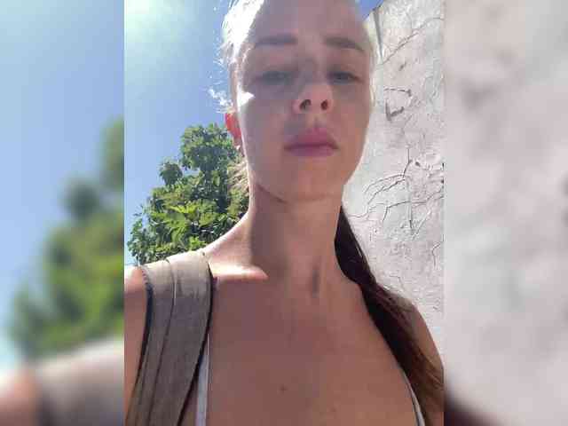 Miss_Milka webcam