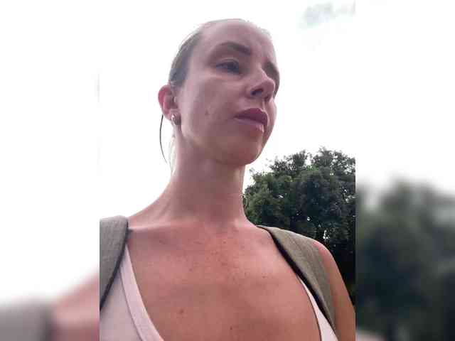 Miss_Milka webcam