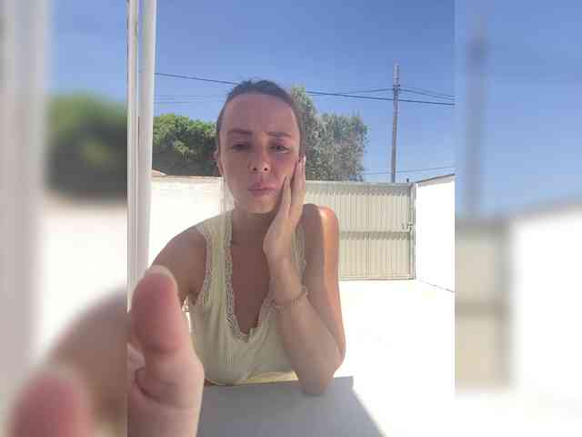 Miss_Milka webcam