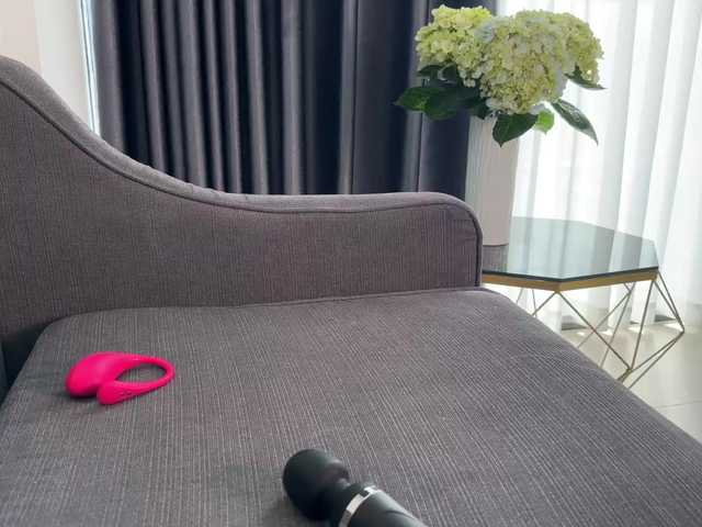 Admire BongaCams's FlyingDutchmana FlyingDutchmana from BongaCams