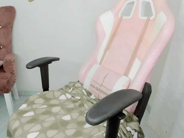 ZooeyBelair's BongaCams show and profile