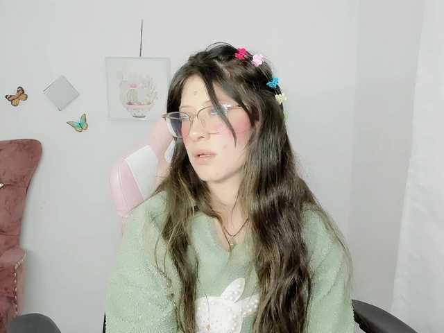 ZooeyBelair webcam
