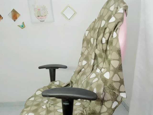 ZooeyBelair's BongaCams show and profile