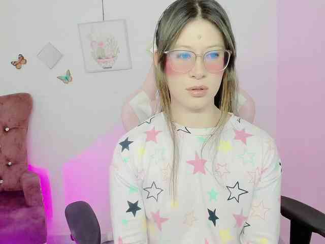 ZooeyBelair webcam