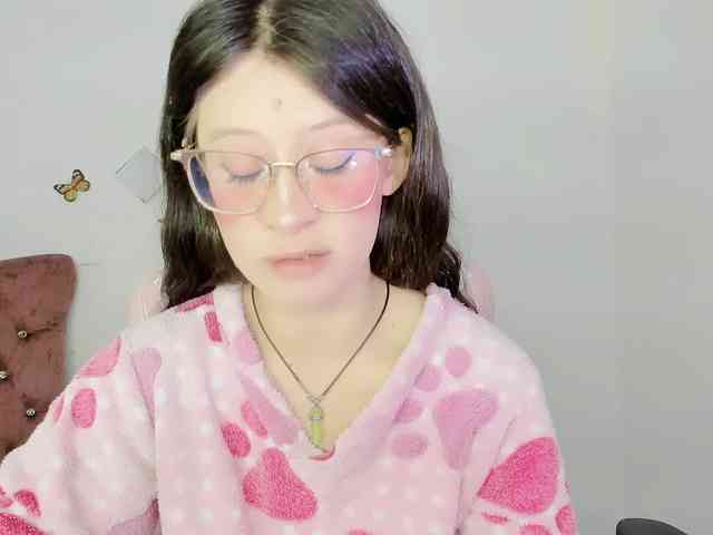 ZooeyBelair webcam