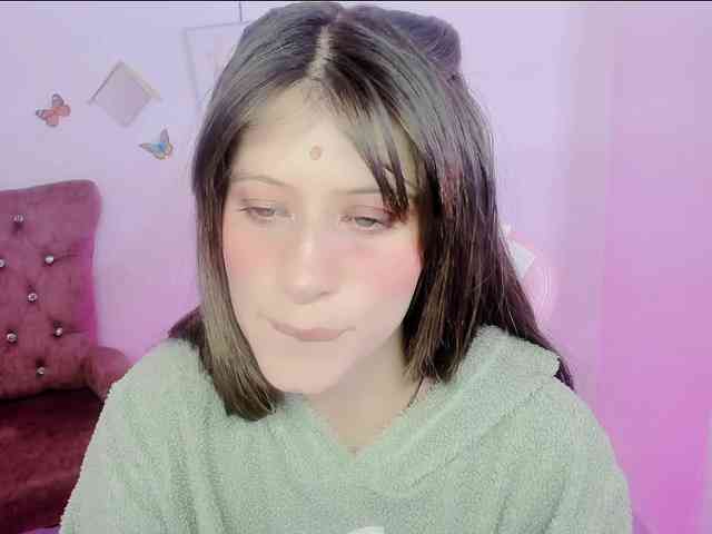 ZooeyBelair webcam