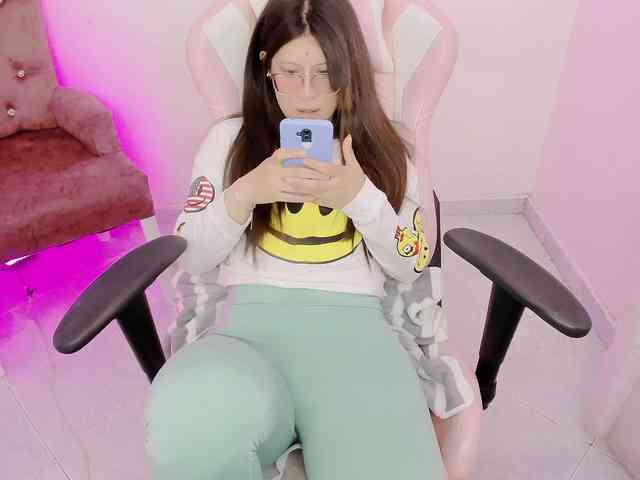 ZooeyBelair webcam
