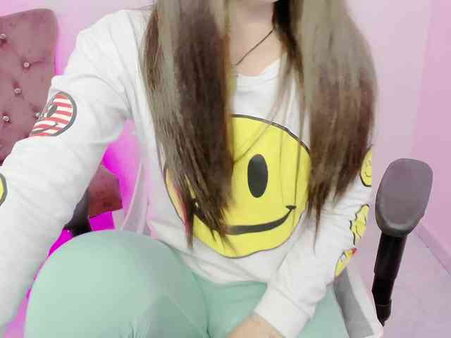ZooeyBelair webcam