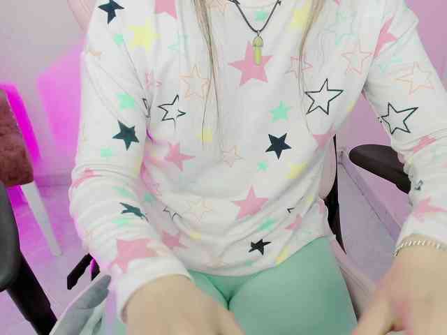 ZooeyBelair webcam