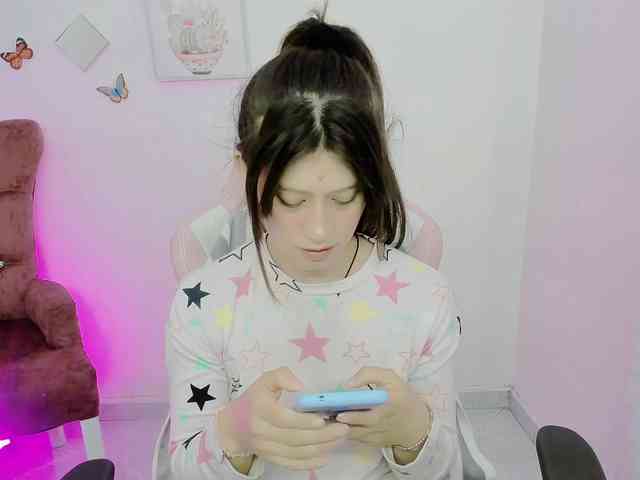 ZooeyBelair webcam