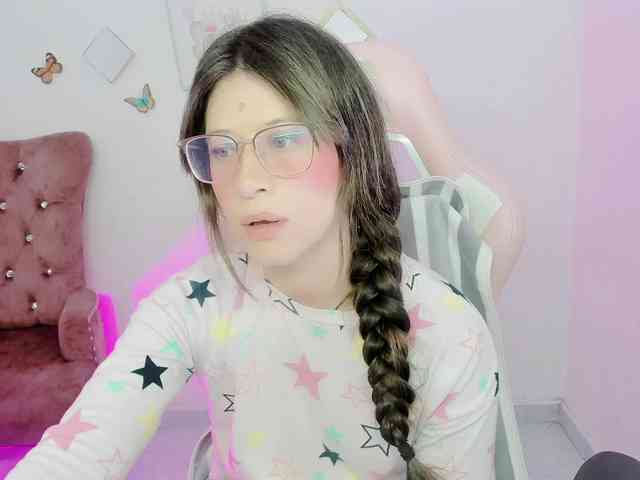 ZooeyBelair webcam
