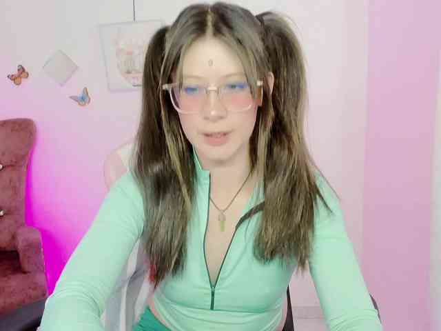 ZooeyBelair webcam