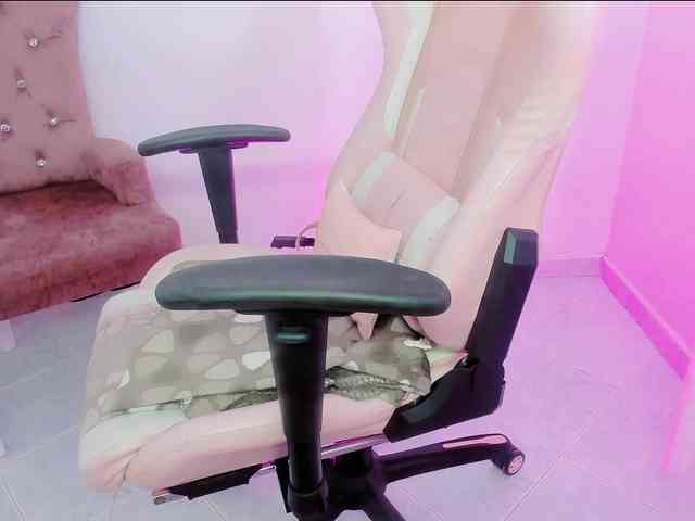 ZooeyBelair webcam