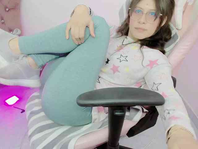 ZooeyBelair webcam