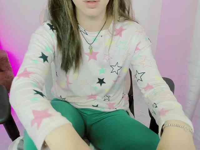 ZooeyBelair webcam