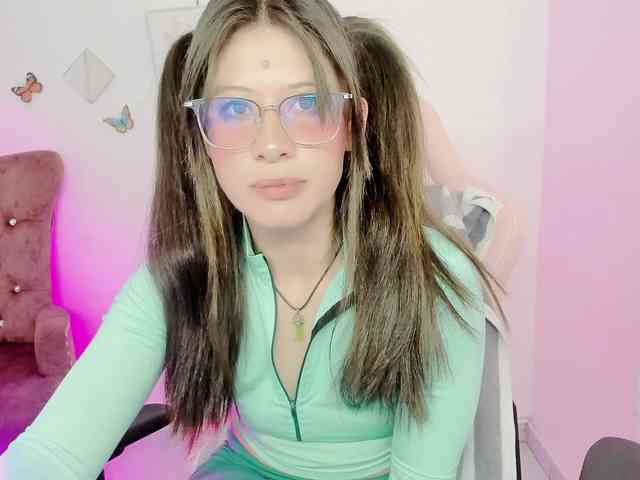 ZooeyBelair webcam