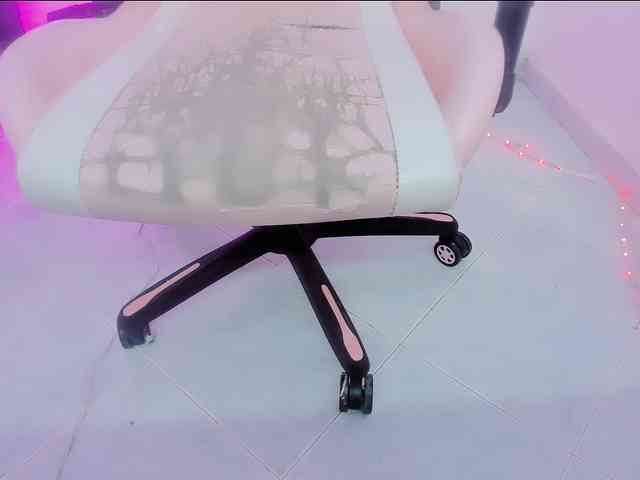 ZooeyBelair webcam