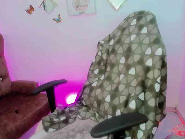 ZooeyBelair webcam