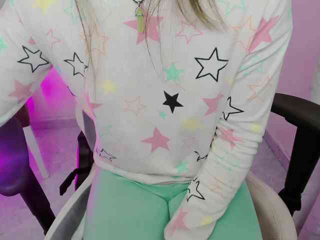 ZooeyBelair webcam