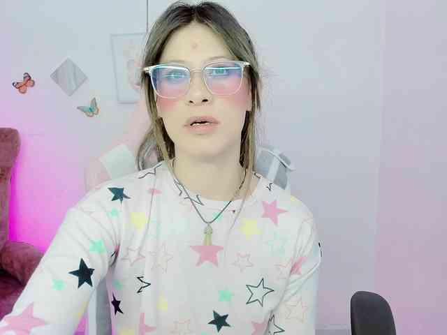 ZooeyBelair webcam
