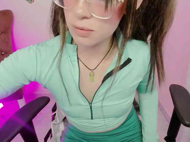 ZooeyBelair webcam