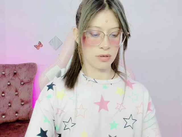ZooeyBelair webcam