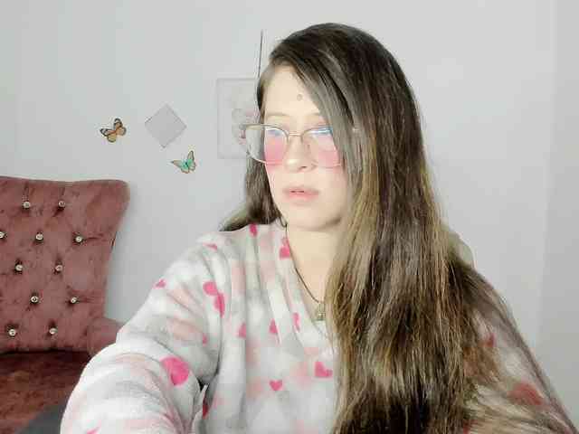 ZooeyBelair webcam