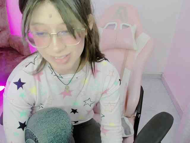ZooeyBelair webcam