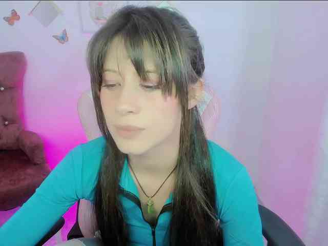 ZooeyBelair webcam