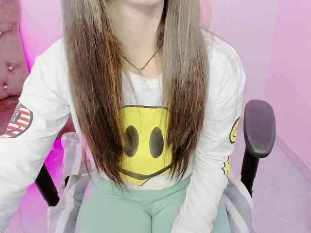 ZooeyBelair webcam